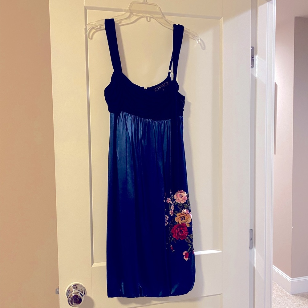 BCBGMAXAZRIA Silk dress; size 10